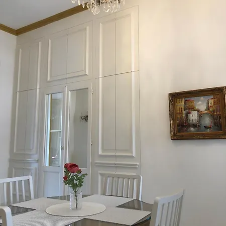 Baroque Danube Panorama Blue *